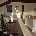 Suite 21